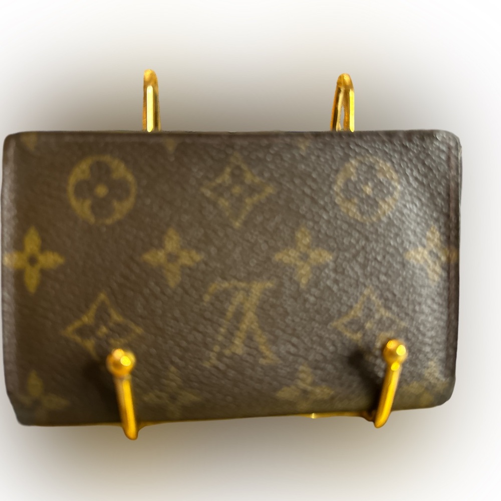 Authentic LV Half Wallet - Picture 2 of 6